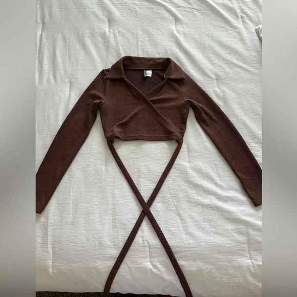 long sleeve crop top - Picture 2 of 2